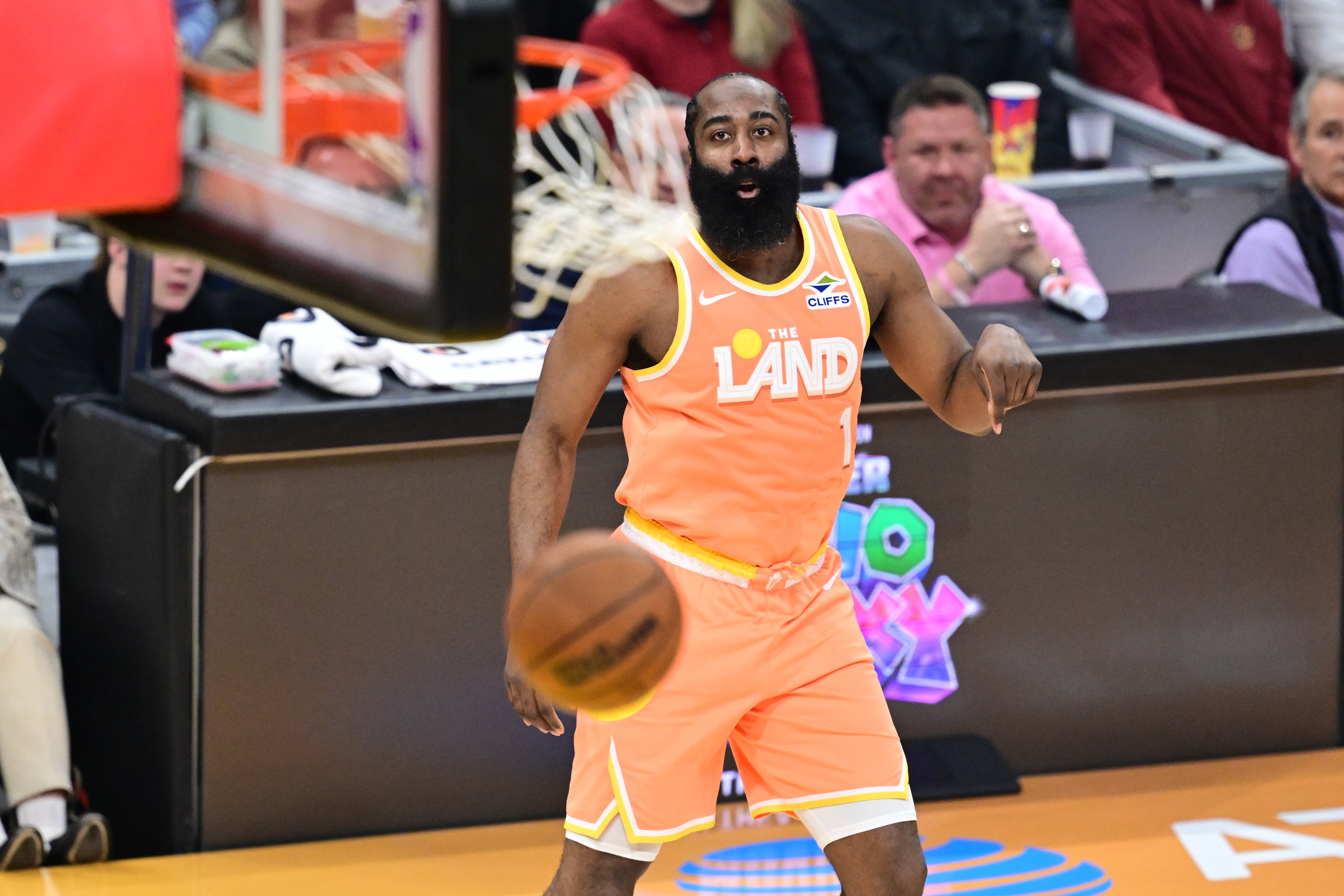 kaiyun-哈登说自己运气不好？路威：今年他没任何借口了 一切都对他有利